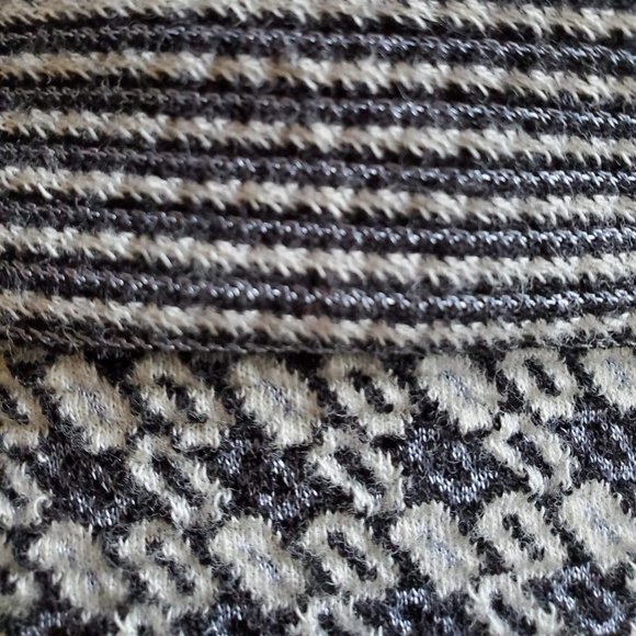 Diane von Furstenberg pull-on Caitrin mini skirt. - Picture 4 of 14